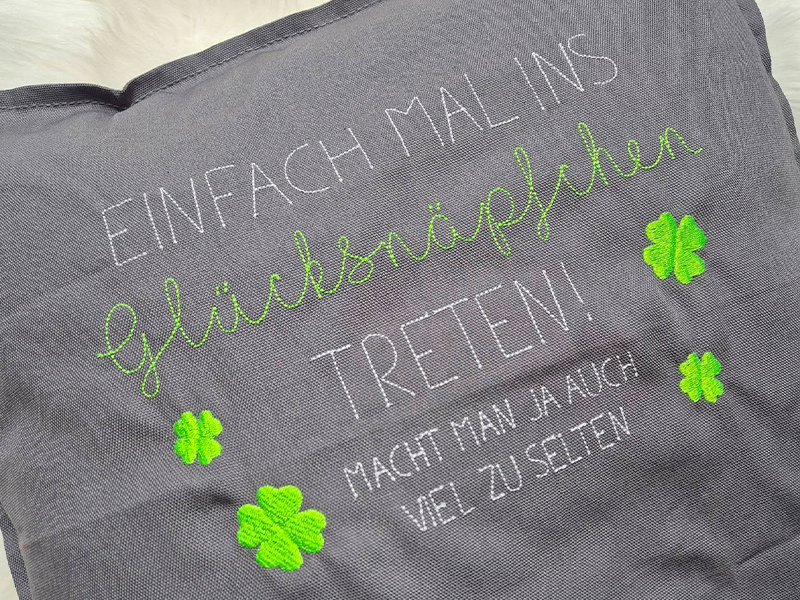 Preview: Glücksnäpfchen Spruch - redwork Stickdatei